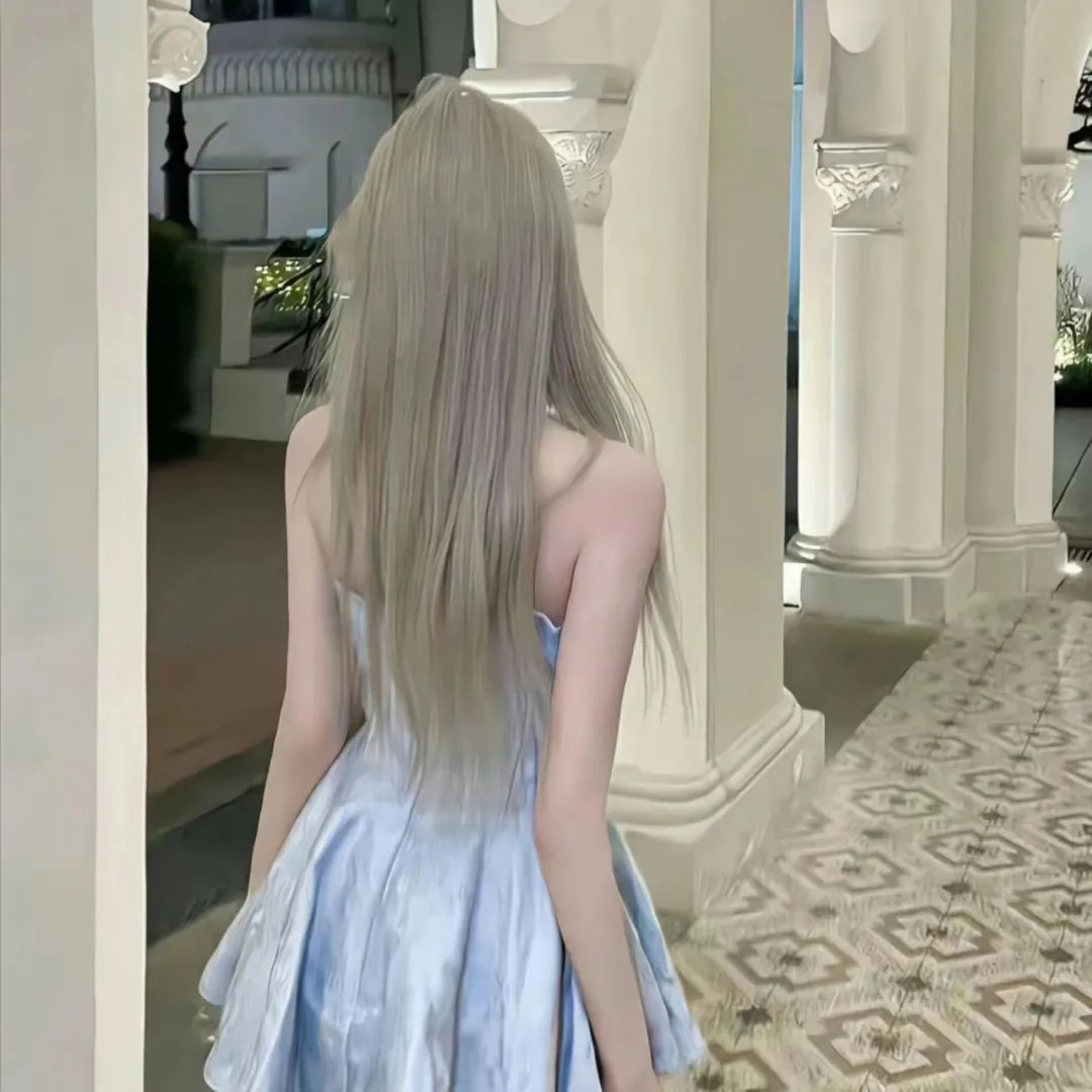 女孩的灵缇犬